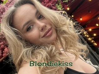 Blondiekiss